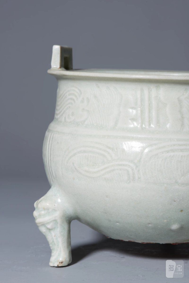 明代 青白釉仿古纹鼎式炉 - 图6